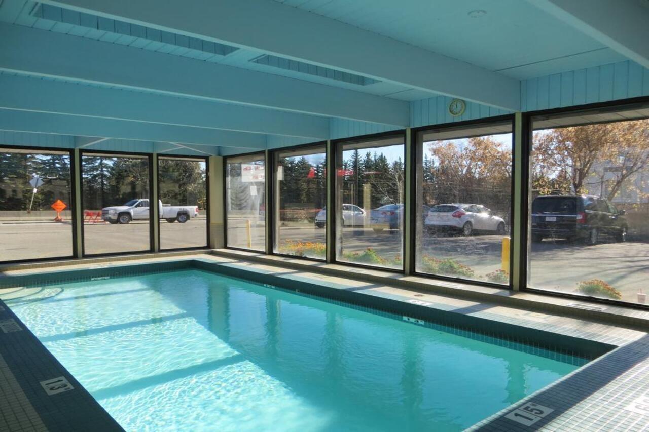 Hotel Ramada Limited YYC Exterior foto