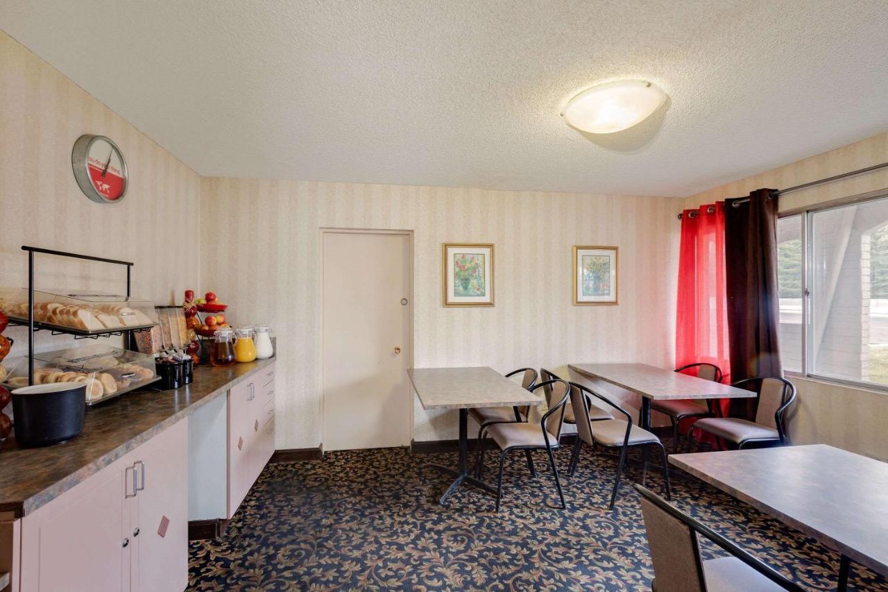 Hotel Ramada Limited YYC Exterior foto